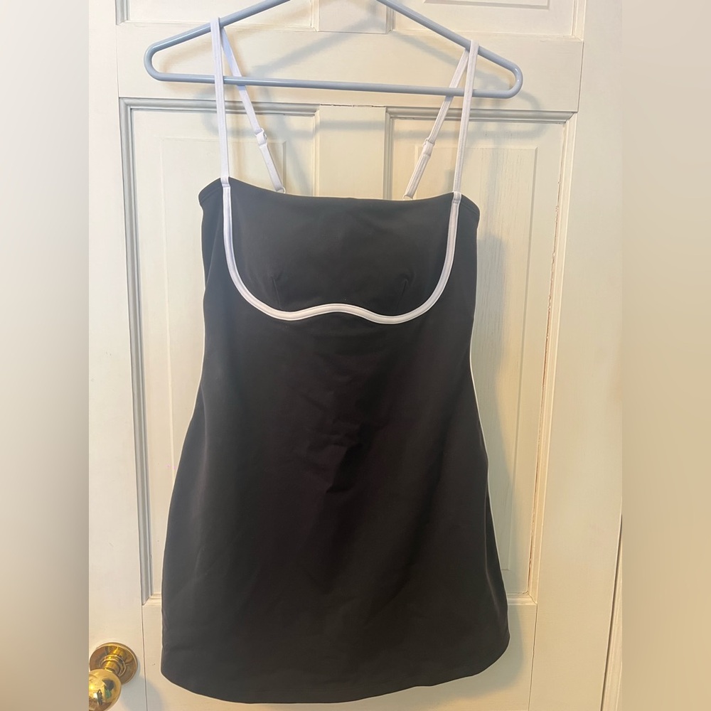 Airbrush Streamlined Dress - Picture 5 of 6
